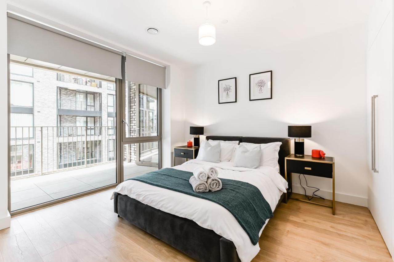 Khayat Homes - The Owelor - Two Bed London Exterior photo